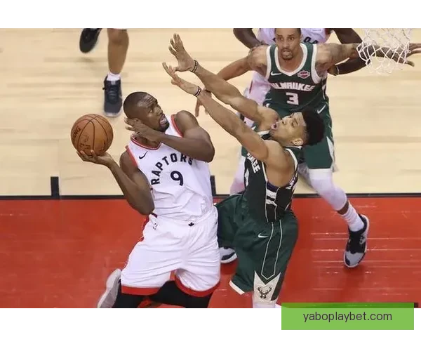 小卡手腕带伤征战猛龙全场坚持展现顽强斗志